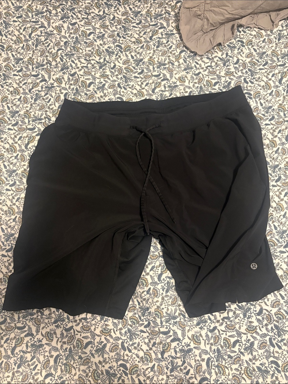 lululemon athletica Men’s Black Performance Athletic Shorts size XL